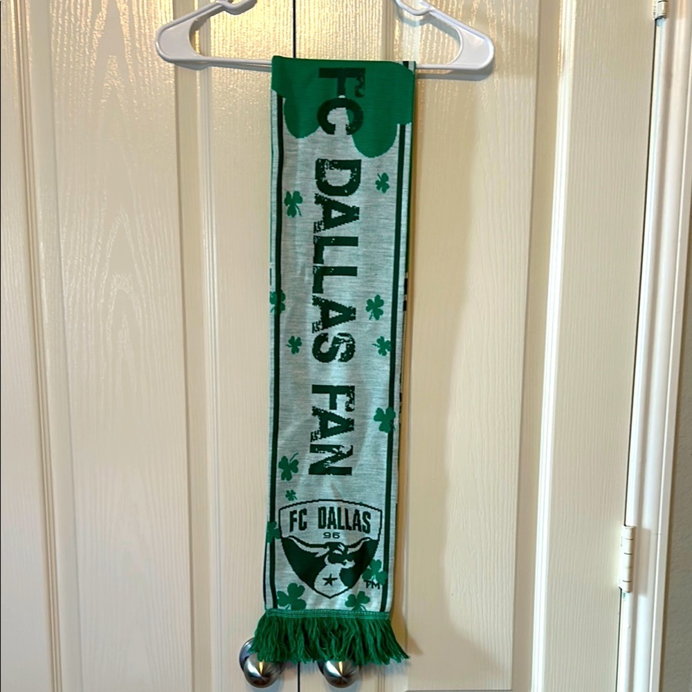 FC Dallas Ruffeneck Scarf  green